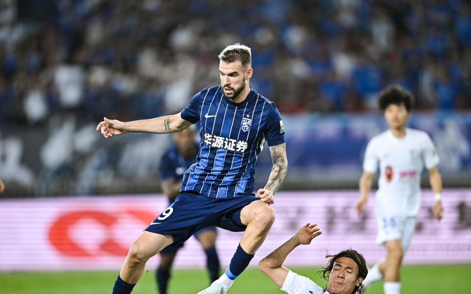 3-1，山东泰山终结2连败，泽卡双响，36岁邓卓翔率队2连胜终结(山东泰安最新逮捕名单)