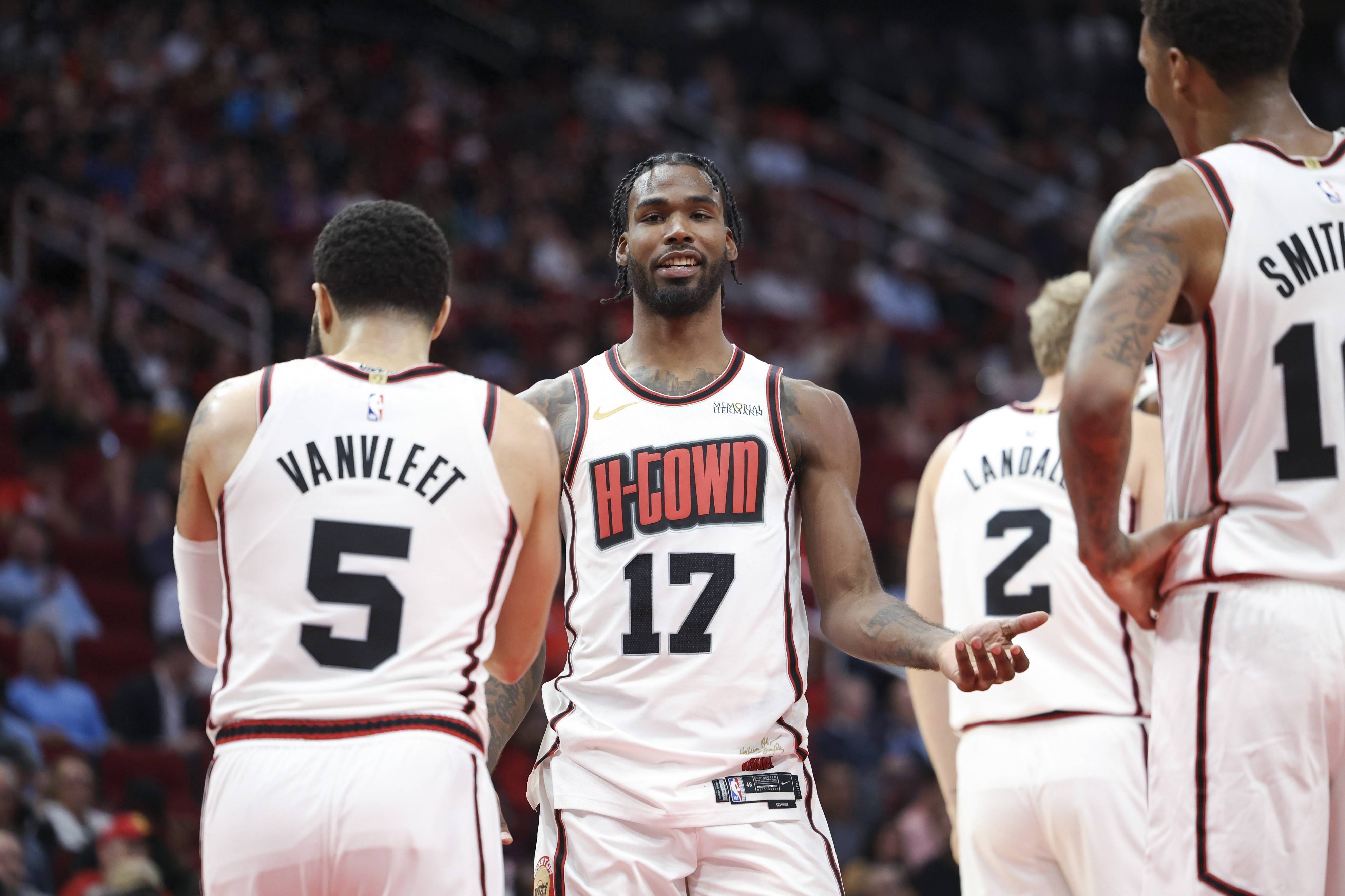 关于悄悄连签5人，均是捡漏！NBA最强进攻三人组合，终于该散伙了的信息
