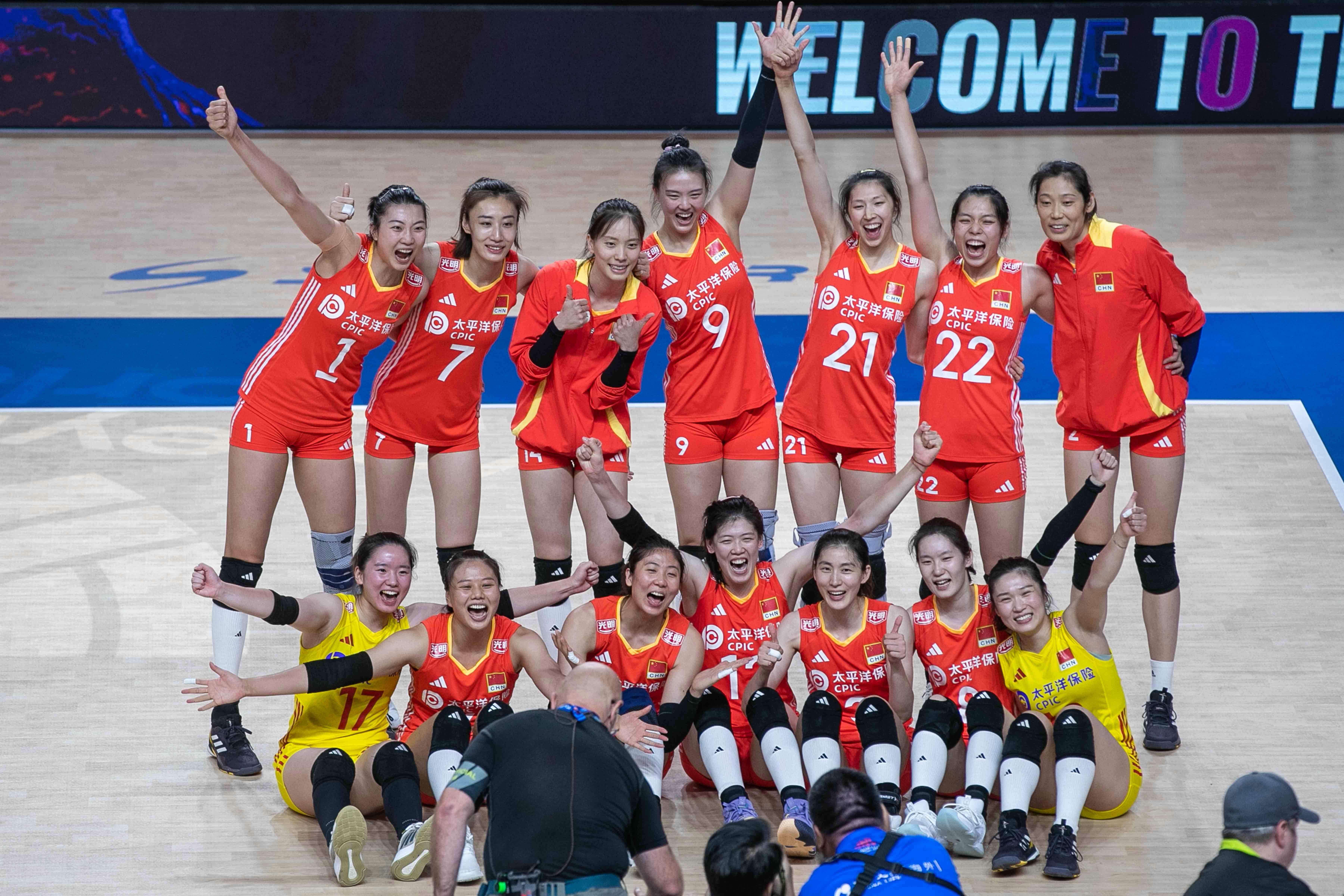 关于惊天大逆转！世联赛-中国女排3-2美国队的信息