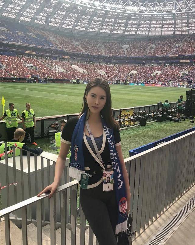 关于巴特勒亲密合影曝光！与美女牌手乘私人飞机出游未来两年薪水1.1亿的信息