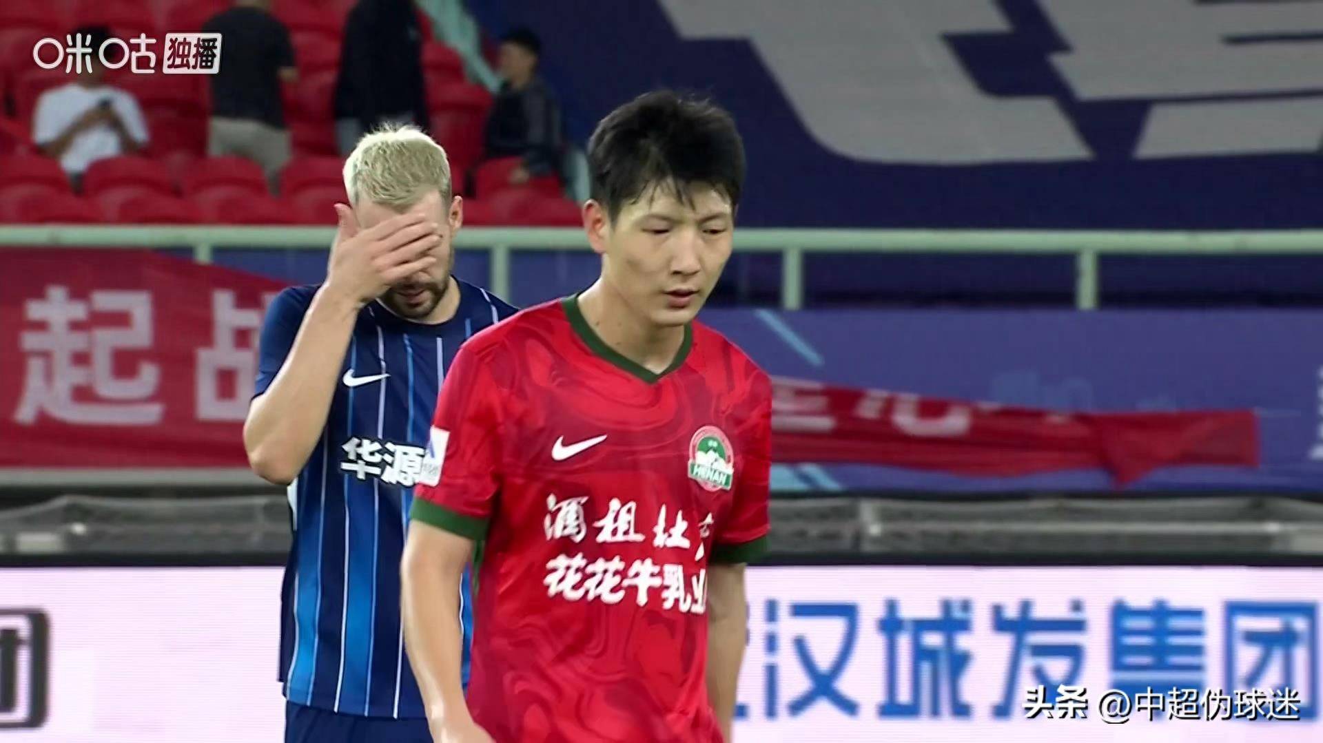 包含阿奇建功难奈何超离奇乌龙，云南2-1逆转河南，中超最新积分如下的词条